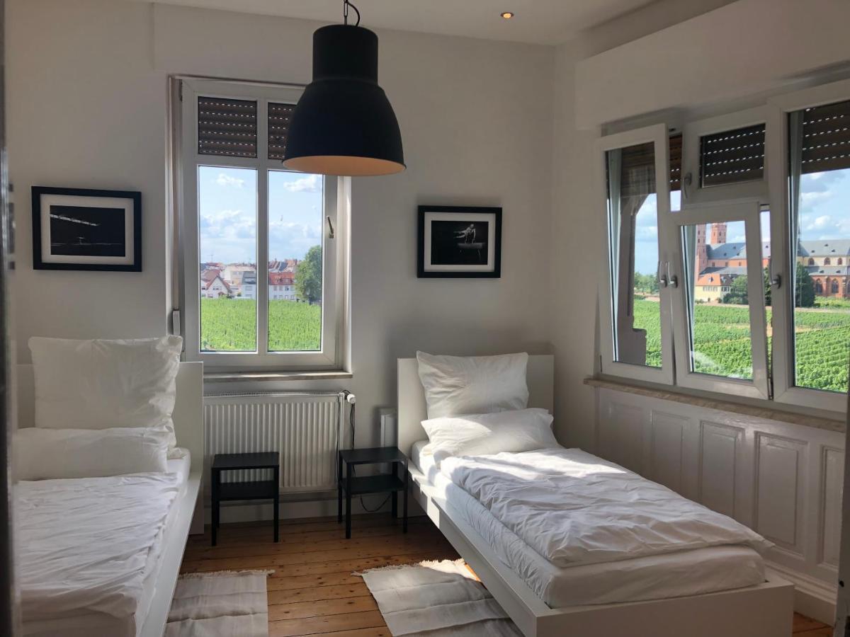 Luxe Apartment Am Rhein Вормс Екстериор снимка