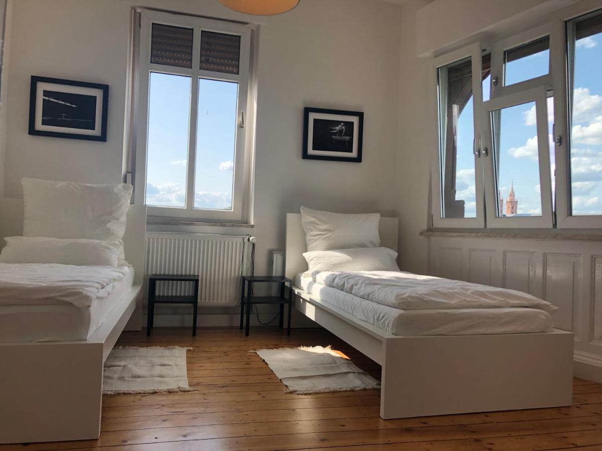 Luxe Apartment Am Rhein Вормс Екстериор снимка